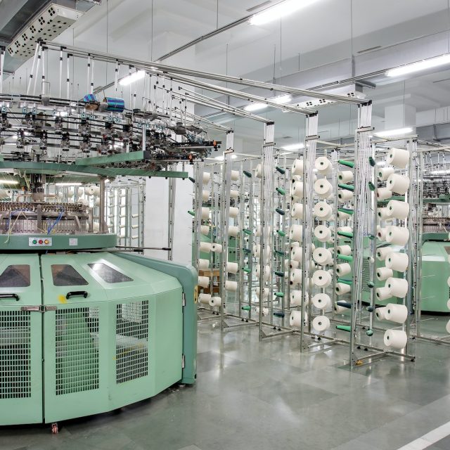 Comparativa de Modelos de Etiquetadoras Industriales Automáticas y Semiautomáticas