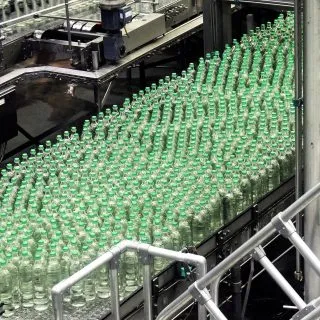 Ventajas de utilizar una taponadora Pilfer en la producción industrial